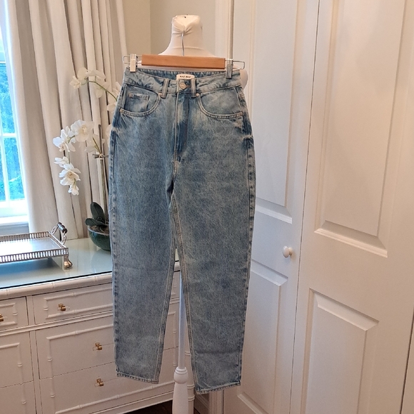 NWT Naf Naf Paris Womens Luxury Mom Light‎ Wash High-Rise Ankle Jeans S-4